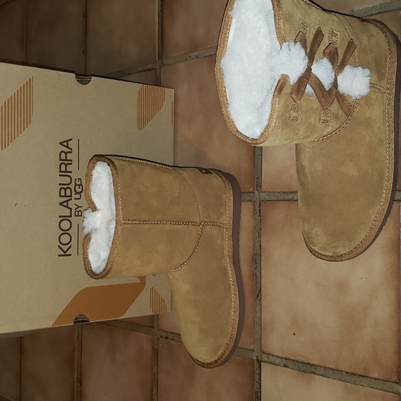 Koolaburra by UGG K Victoria Short Chestnut 5 NWT - Picture 2 of 13
